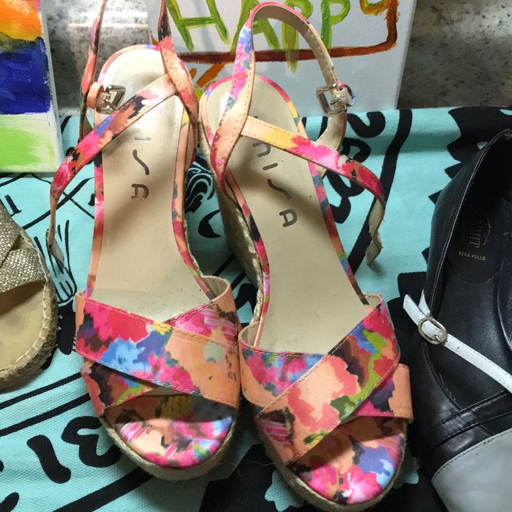 Shoes - Picture 4 of 5